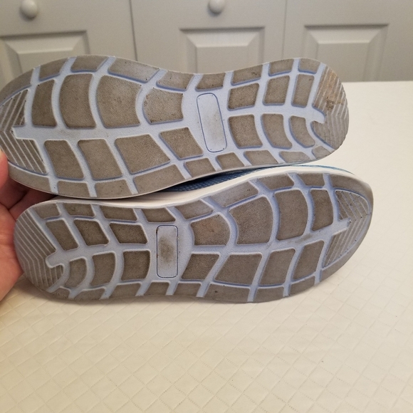 Isaac Mizrahi Live! Women's Size 8 Tie Dye Sneaker Fabric Blue Shoes - Picture 6 of 6